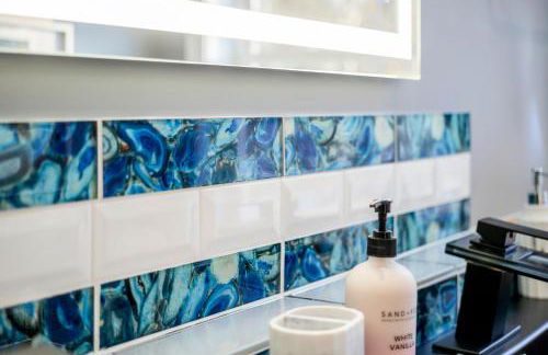 New Sunday River Ski Retreat with Hot Tub Spa - FirePit Sleeps 16 - Foto 29