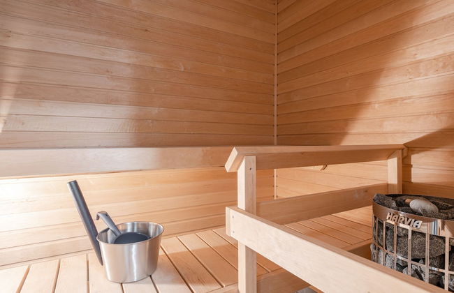 12th Floor Sauna Retreat with Stunning City Views - Photo 25