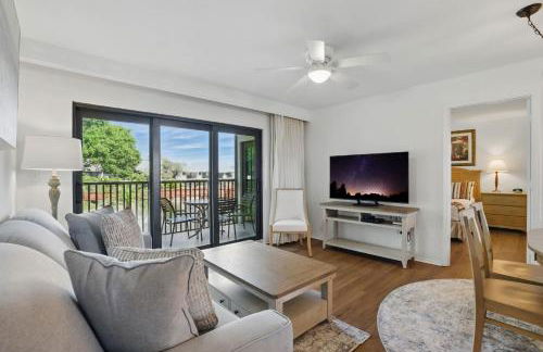 Deluxe Condo with Lake Views - Foto 16