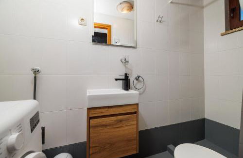 House Poljica with a pool - Foto 10