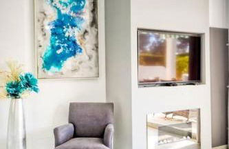 Marbella Luxury Home with Games Room & Sea Views - Photo 17