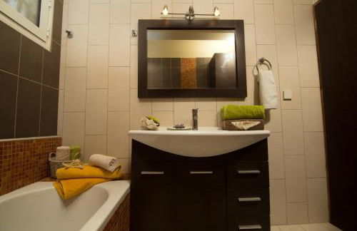 Home Suites - Photo 14