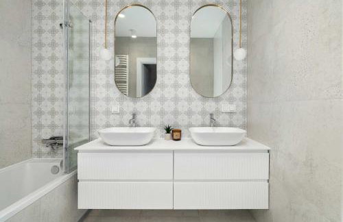 Przestronny Apartament z 2 Sypialniami by Noclegi Renters - Foto 16