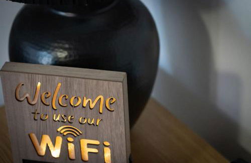 Stunning 3 bed House - Nr Kings Mill Hospital - 2 Parking Spaces, Wifi & Garden - Foto 13