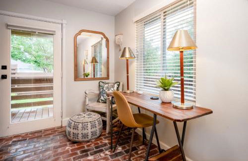 Downtown Bryan Treehouse Hot Tub and Peaceful Escape - Photo 8