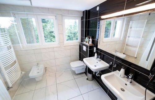 Gelbe Koffer - Große Design-Maisonette in Schiffweiler - Nähe See & Wald - 2 Parkplätze - Self-Check-in - bis 6 Pers - Foto 7
