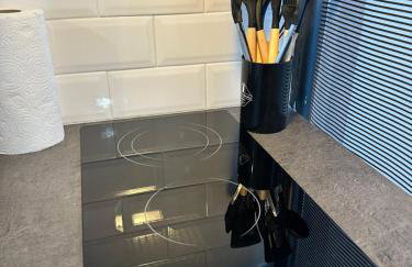 Studio romantique avec jacuzzi privé - aperçu mer - terrasse - parking gratuit - Photo 17