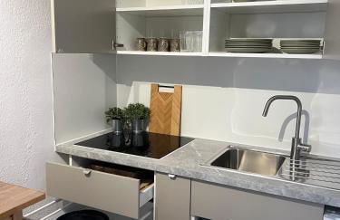 MEGHA Living - 2 Zimmer Appartments mit Küche - Zentral - Foto 45