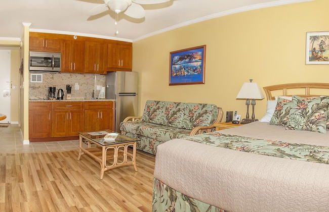 Tropical Studios at Marine Surf Waikiki - Photo 7