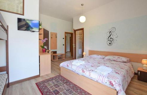 2 Bedroom Amazing Home In Sovramonte - Foto 7