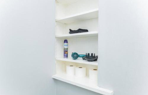 TWO town homes! 6 Bedrooms, 2 King beds, Walk to Eats - Foto 65