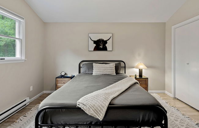 The Evergreen Escape by Avantstay Modern Cabin w Volleyball Court Hot Tub - Foto 30