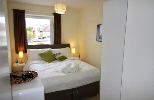 AmberBlue@Epsom - Photo 20