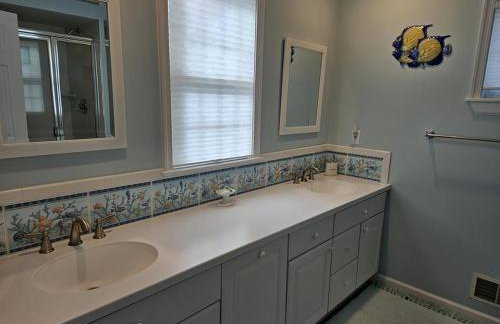 Single Family, Ocean Block, Wifi, Washer And Dryer, Second 2Nd Home From The Ocean! 2Nd From Ocean Contemporary Ship Bottom Home 14010 - Photo 19