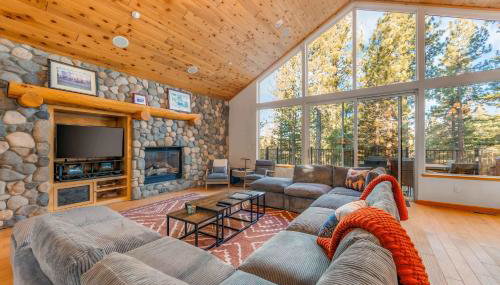 Fully Remodeled Tahoe Retreat with Game Room and Hot Tub - Foto 5