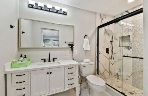 Red Royalty Pool, King Bed, Yard - Foto 7