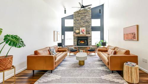 Luxury Mountain Retreat - 4 King Suites & Hot Tub - Foto 1