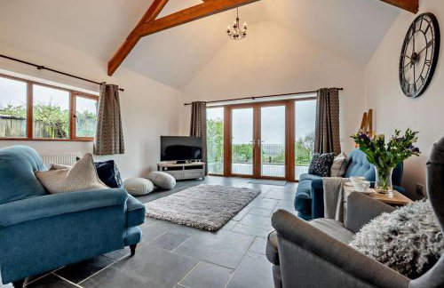 3 Bed in Whitstone oc-l29237 - Photo 1