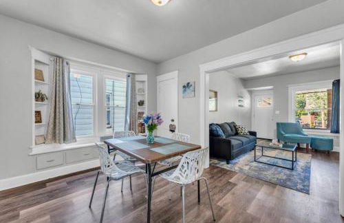 Bright 2BR South Hills - Old Brooklyn Home - Foto 10