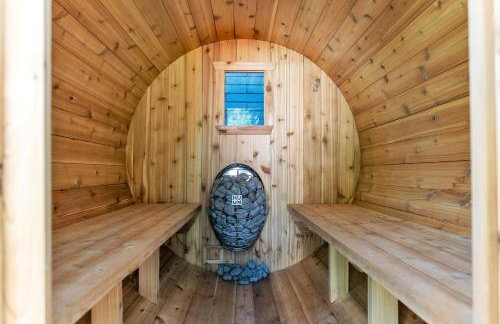 Serene Suburban Oasis 2 Saunas, Office, Parking - Foto 26