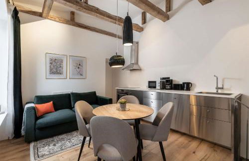 Brick & Beam Loft Duplex -30sqm- near Antonplatz - Foto 1