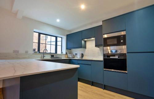 Finest Retreats - Courtyard View at Longford - Photo 2