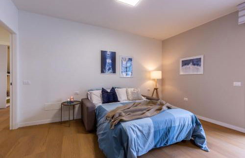 Colombo Palace - viale colombo 358 - Photo 32