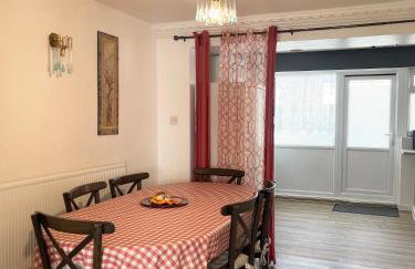 Romford Town House - 4-5 Bedroom - Foto 3