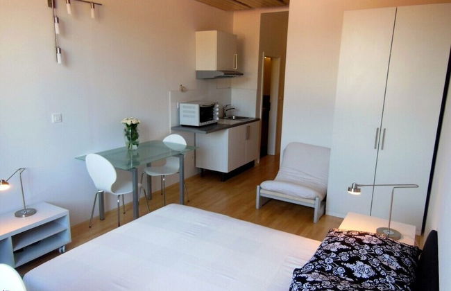 AI Apartments - Photo 12