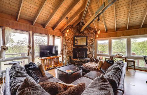 Close to Trails! Seven Devils Retreat with Hot Tub - Foto 1