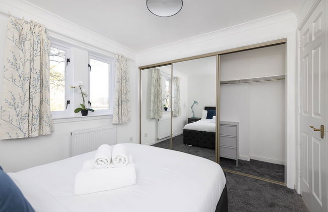 JOIVY Bright 3-Bed Flat Overlooking The Clyde - Foto 9