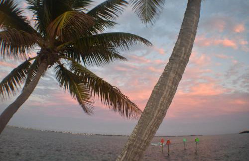 Pelican's Roost, Waterfront comfort at Venture Out - Foto 59