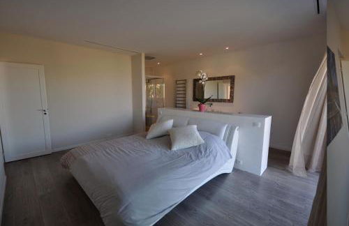 Superbe villa piscine proche ville et mer au calme - Foto 29