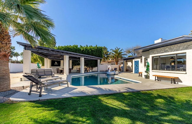 5BR Resort-style Oasis 2 Primary s Cabana Gameroom - Photo 53