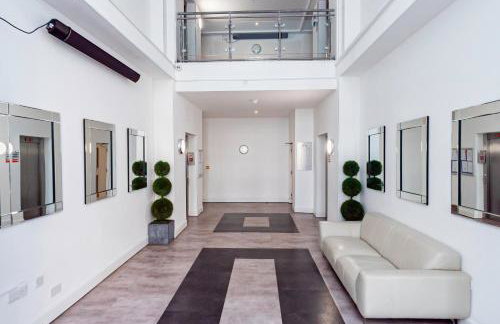 Upgraded 4 Beds Level Access Lifts 2 bath Parking - Foto 24