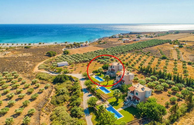 Theo Beach Villa Large Private Pool Walk to Beach Sea Views A C Wifi Car Not Required - 1843 - Foto 26