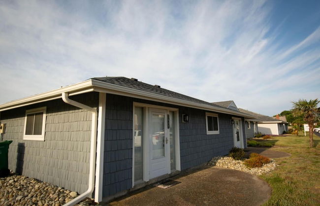 Retro Turtle Reef Condo 1 Block From Beach w Pool - Foto 1