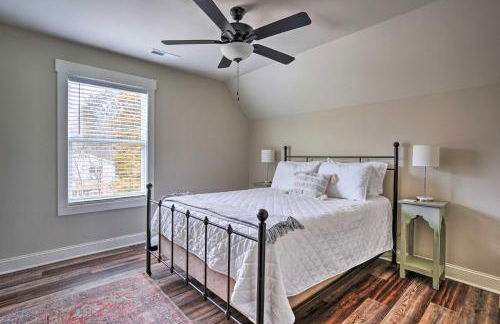 Scenic Mtn Retreat with Wooded Backyard and Fire Pit! - Foto 14