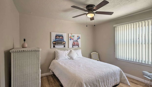 Bakersfield City Home w Patio and Garden - Photo 2, Chambre