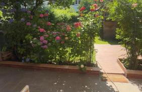 Near Messe, Airport, City Center with Private Garden and Parking - Foto 16
