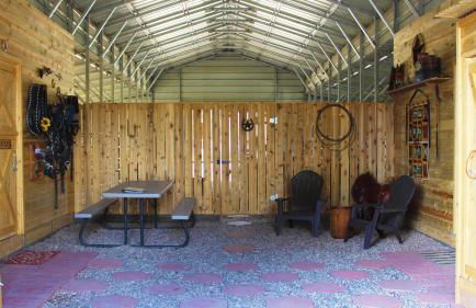Canyonlands Barn Cabin with Loft, Full Kitchen, Dining Area for Large Groups - Photo 32