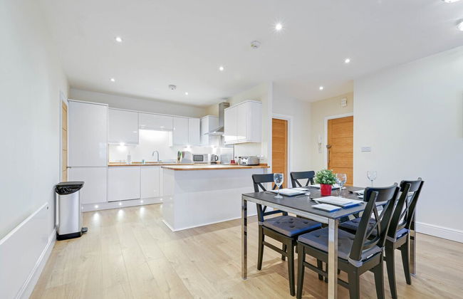 Luxury 3 Bedroom Apartment with Parking - Foto 33