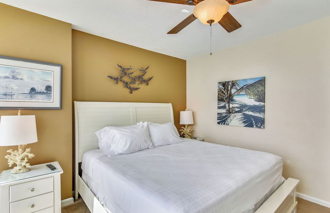 Beachfront Hideaway by Ryson Vacation Rentals - Foto 12