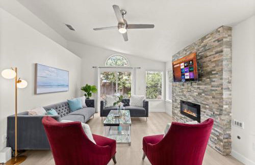 Recently Upgraded House with King Suite, quiet NBHD, Fast Wifi, and Yard - Foto 1