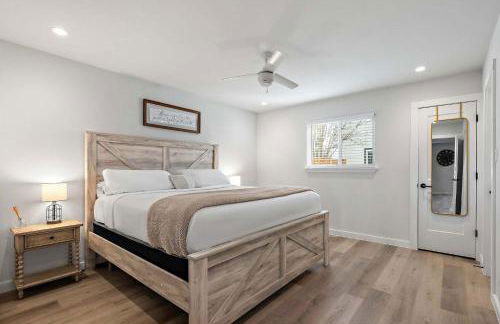 Chic & Stylish 1BR Retreat near Zilker Park - Photo 3