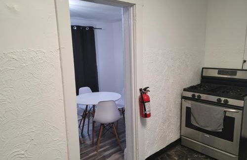Two-Bedroom Home 25 min to NYC Free parking-UNIT-1 - Foto 12
