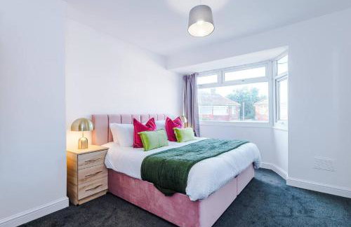 Comfy 3-BR Wirral Home | Free Parking & Wi-Fi - Foto 13