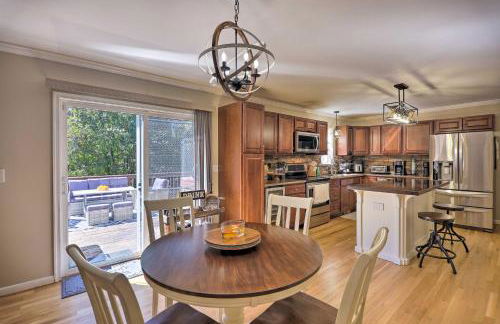 Hot Tub, Fire Pit and Lake Access Poconos Escape! - Foto 4