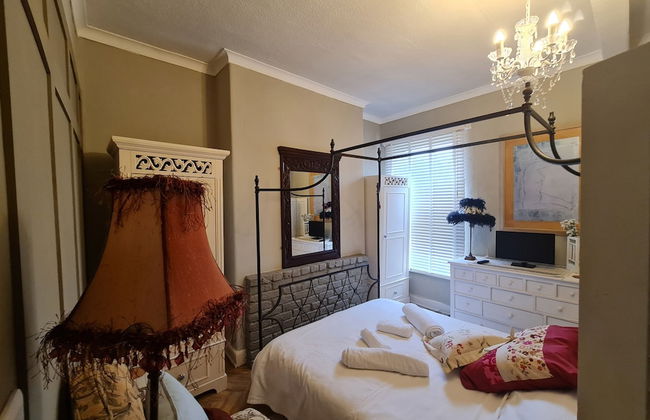 Beautifully Decorated 1-bed Apartment in Sale - Photo 2