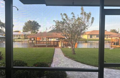 Lake June Canal Access Retreat - Foto 29